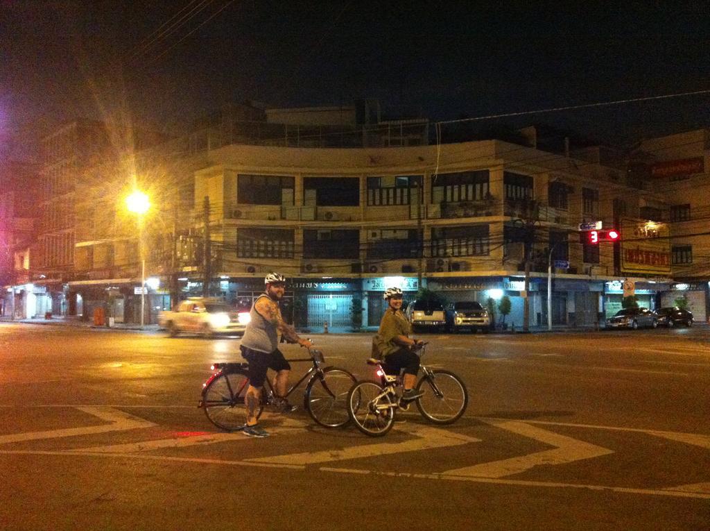 Bangkok Bed And Bike Vandrarhem Exteriör bild